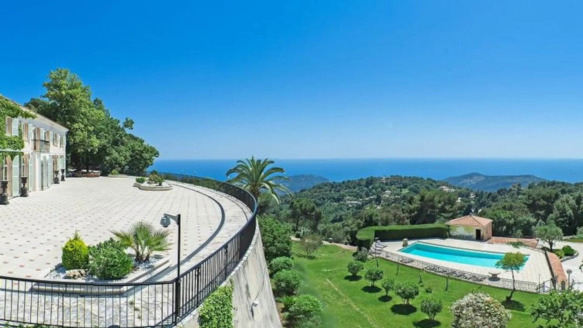 הוילה וילפראנש-סור-מר Domaine Du Mont Leuze 0*,